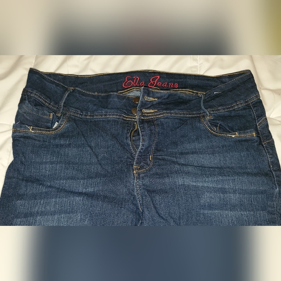 Jeans - Picture 2 of 3